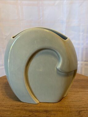 Vintage Red Wing Art Pottery Art Deco Ceramic Vase Belle Kogan B1418 Mid Century